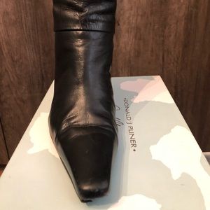 Stuart Weitzman Black Leather Ankle Boots